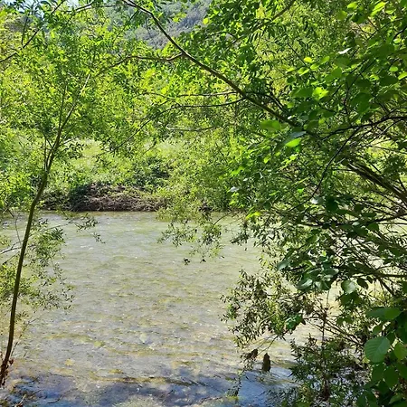 Au Bord De La Riviere דירה